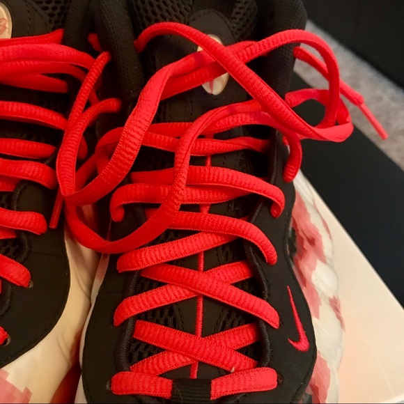 Nike Air Foamposite One “Thermal Map” - Size 10 - Picture 5 of 8